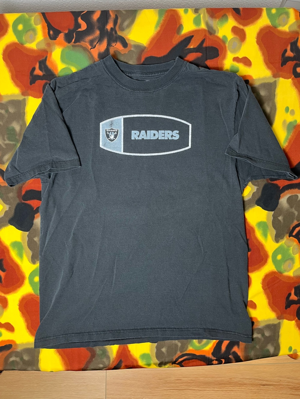 Y2K Thrashed Oakland Raiders Reebok Size Medium Mens Tee Shirt 100% cotton